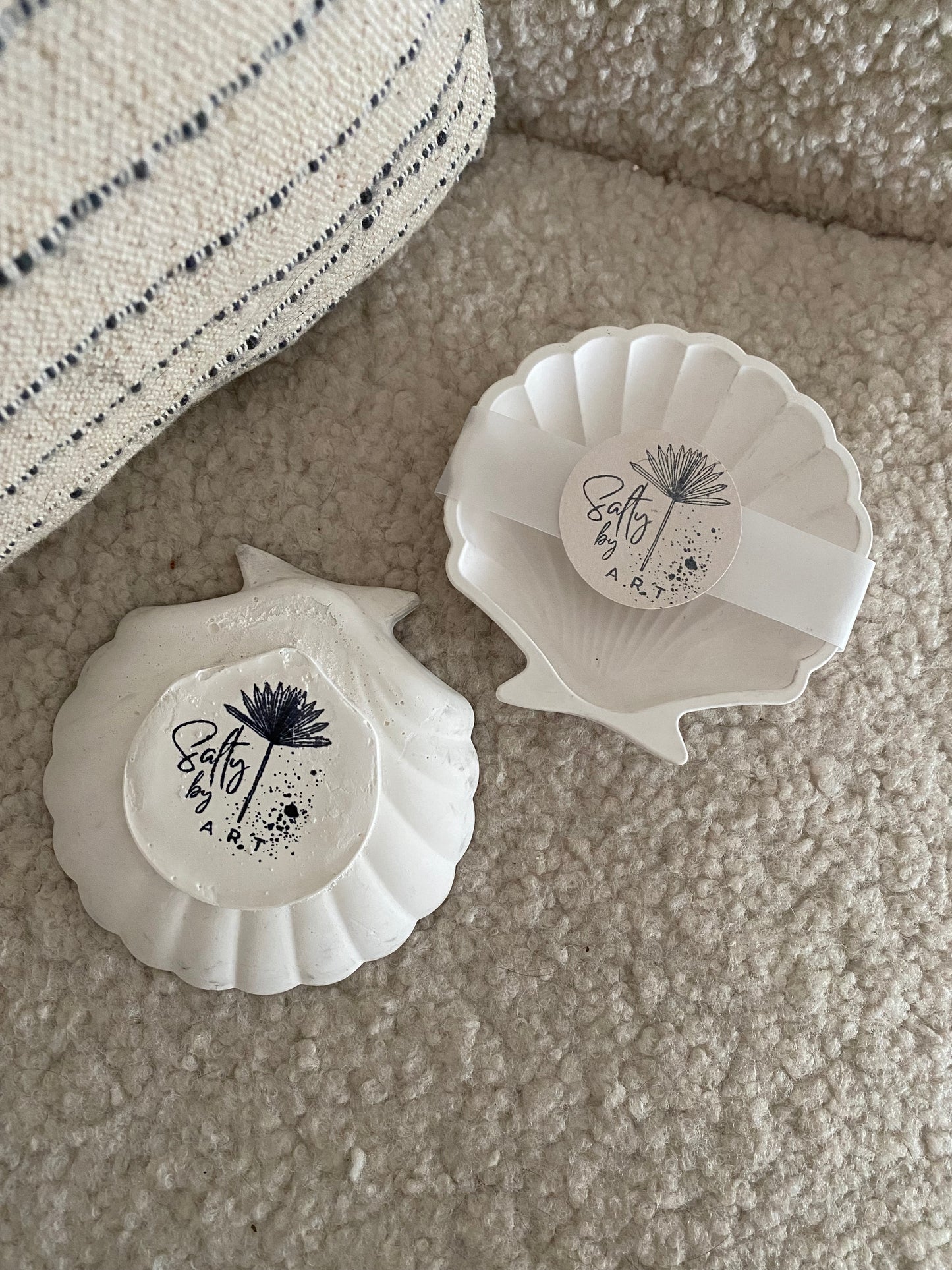 SALTY SEASHELL JEWELRY TRAY